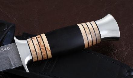 Нож Лидер сталь К340, рукоять черный граб карельская береза мельхиор Нож Лидер сталь К340, рукоять черный граб карельская береза мельхиор