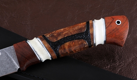 Нож Ягуар сталь К340, рукоять карельская береза рог лося бубинга Нож Ягуар сталь К340, рукоять карельская береза рог лося бубинга