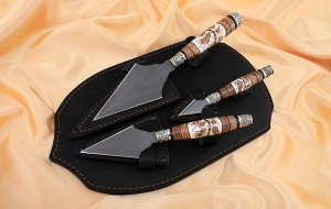 Набор ножей для просфоры Х12МФ карельская береза рог лося мельхиор (черная кожа) Набор ножей для просфоры Х12МФ карельская береза рог лося мельхиор (черная кожа)