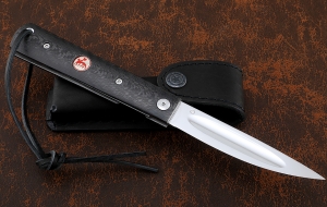 Нож складной Народа севера сталь Х12МФ накладки карбон со значком Нож складной Народа севера сталь Х12МФ накладки карбон со значком