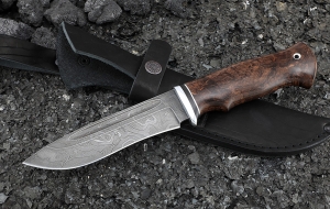 Нож Амур дамаск с долом, рукоять карельская береза коричневая Нож Амур дамаск с долом, рукоять карельская береза коричневая