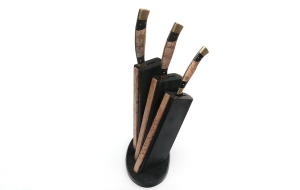Набор ножей; Шеф №9,№10,№14 в подставке из черного граба, сталь дамаск, рукоять черный граб карельская береза Набор ножей; Шеф №9,№10,№14 в подставке из черного граба, сталь дамаск, рукоять черный граб карельская береза