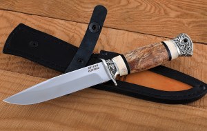 Нож Лидер сталь M390, рукоять карельская береза + рог лося, мельхиор Нож Лидер сталь M390, рукоять карельская береза + рог лося, мельхиор