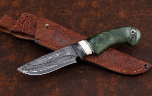 Нож Ловчий дамаск ламинированный с долом рукоять карбон акрил карельская береза зеленая Нож Ловчий дамаск ламинированный с долом рукоять карбон акрил карельская береза зеленая
