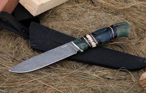 Нож Пантера сталь К340, карельская береза зеленая рог лося резная Нож Пантера сталь К340, карельская береза зеленая рог лося резная