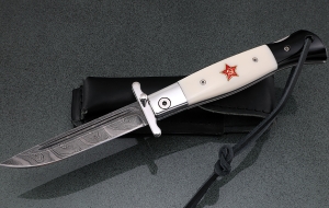 Нож Финка НКВД складная дамаск со штифтом акрил белый+черный с красной звездой Нож Финка НКВД складная дамаск со штифтом акрил белый+черный с красной звездой
